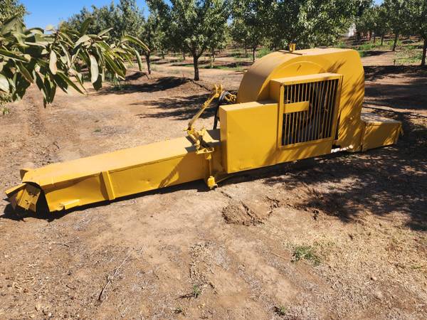 Berm blower leaf blower 1