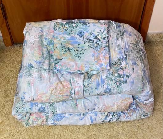 Twin Comforter 1