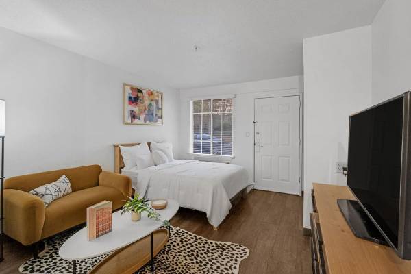 $1,069 / 392ft2 - Save Big: Free Rent Until November  Waived Fees at Arbor View (Charlotte)63925335696771120