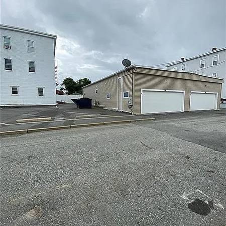 $950 / 1br - 900ft2 - relaxing outdoors Enjoy the convenience, (Bristol)64002827624451121