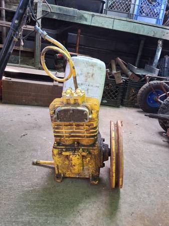 Air compressor pump vintage 1