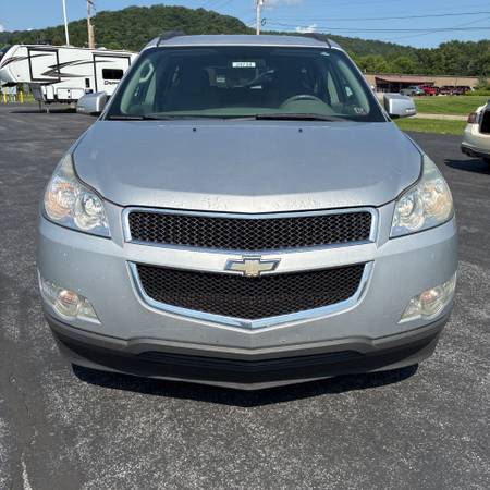2011 Chevrolet Traverse AWD 4dr LT w/1LT - $4,900 (Merrillville, IN)63618772532481121