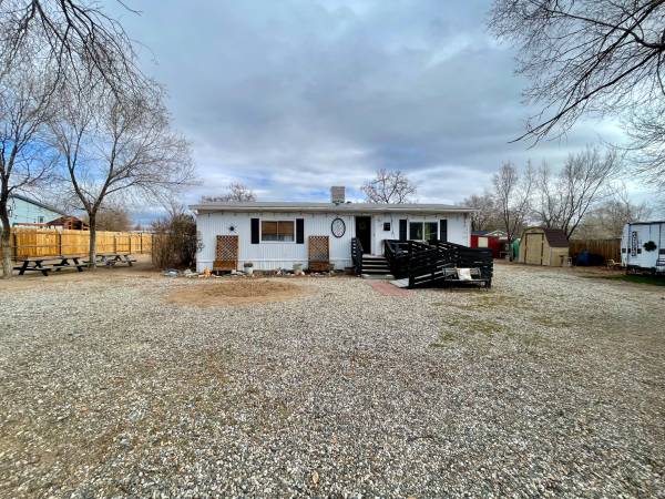 $310,000 / 2br - 1152ft2 - Home on large lot (Sun Valley)63682219247107120