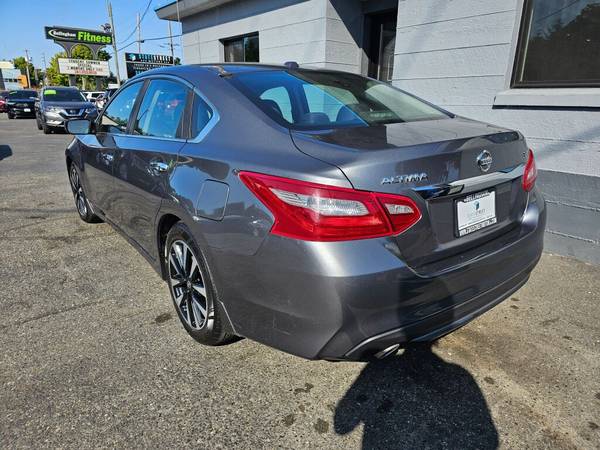2018 Nissan Altima 2.5 SV 1N4AL3AP6JC256819 - $14,999 (For the Top Pre-owned Selection in the s)63469766319875123