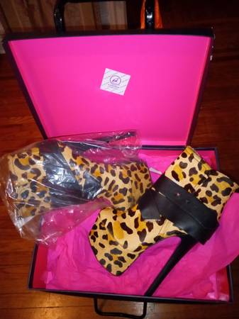 NEW IN BOX AUTHENTIC LONDON TRASH SHOES FOR WOMEN - LT-CERES CAMPY 7.5 1
