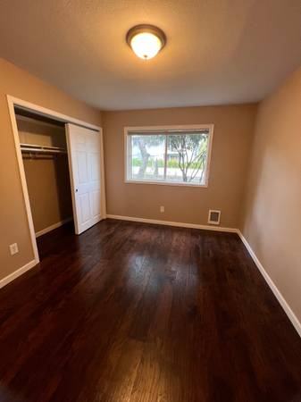 $2,300 / 2br - 1019ft2 - Hogar limpio ubicado en zona central (Sur de Seattle)63799909869187123