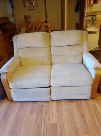 Dual Recliner 1