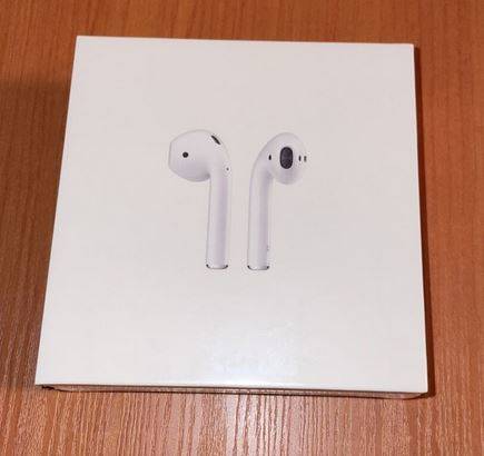 Apple AirPods 1st Generation In-Ear Headsets with Charging Case -NEW! 1