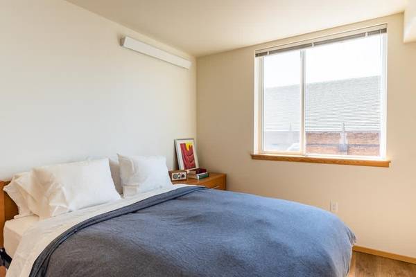 $1,875 / 3br - 1008ft2 - Courtyards, Dishwasher, Community Garden, Extra Storage (University District)64031311773953120