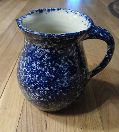 Pretty Marshall TX-Hand turned Blue Spongeware pottery pitcher -7-1/2" 1