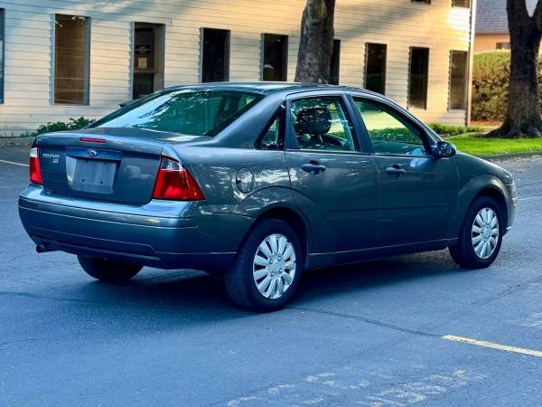 2007 Ford Focus SE Sedán 4D - $2990.0063435547036673124