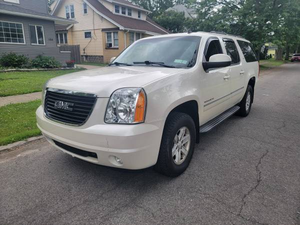 2013 YUKON XL SLT - $7,450 (NORTH TONAWANDA)63483433684225121