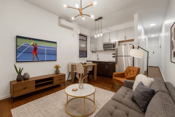 $2,800 / 1br - ⭐️ Bright 1 Bed + Office with Backyard Access in Prime Bushwick | NO FEE (BUSHWICK)64033292132227120