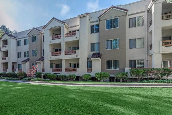 $3,098 / 2br - 920ft2 - 2/BD 2/BA, Air Conditioning, Balcony or Patio (san jose west)63682851504131122
