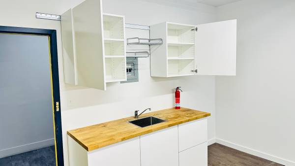 $2,350 / 702ft2 - 😸 Sink Office Space Unit with Wood Floors Doorman Building Elevator (Midtown West)63816602754179120