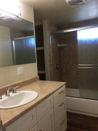 $2,800 / 2br - 1000ft2 - Country cottage available (petaluma)63880245590145123