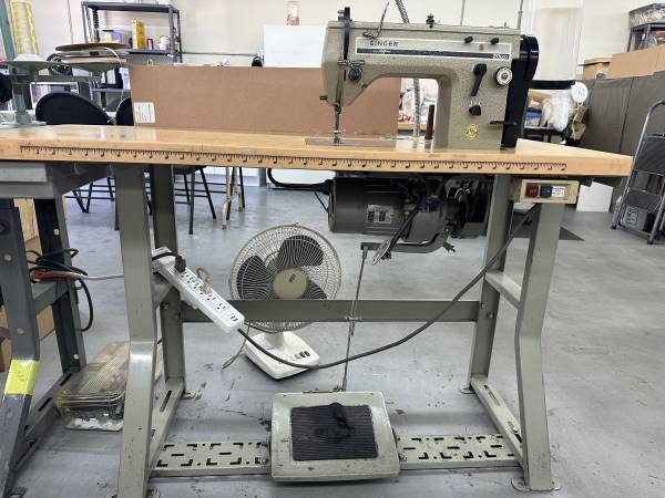 Industrial Singer Zig Zag Sewing Machine 1