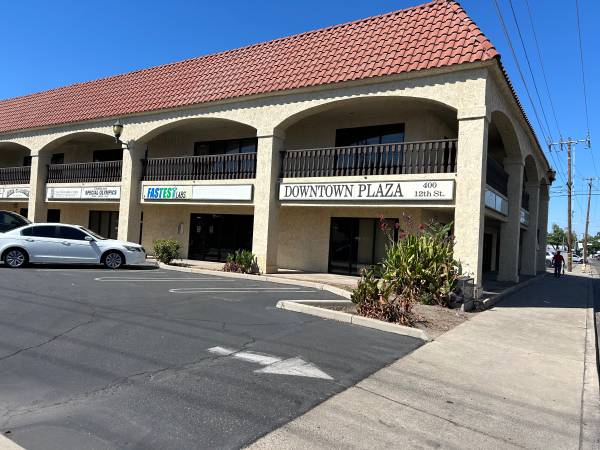 $900 / 1450ft2 - Oficina en el centro con almacenamiento (Modesto)63762938216705120