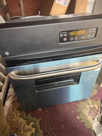 24” wall Electric  Oven by General Electric 1