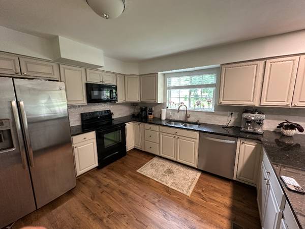 $3300.00 / 3br - 2000ft2 - Modern 3BR Home on Private Acre63974614151555122