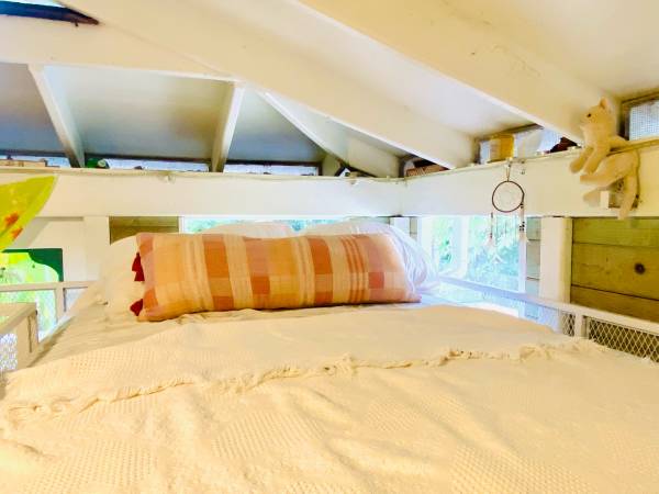 Full/queen loft bed frame (mattress inc) 1