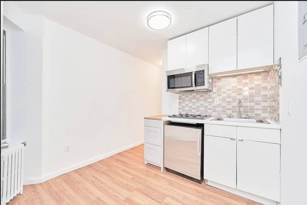 $3,050 / 1br - 1BR Apartment on Broome street (Lower East Side)64033459538945120