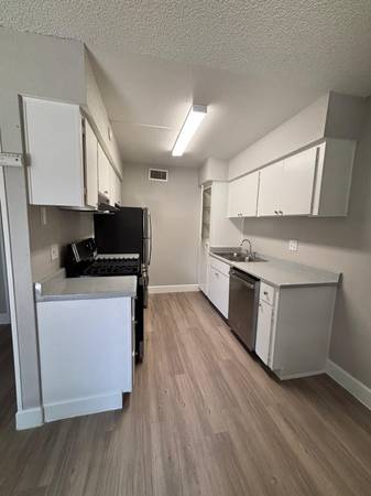 $1,099 / 2br - 945ft2 - Ahora en alquiler: disponibilidad en octubre en Villas Las Cerezas (4515 E Grant Rd)63674721862145120