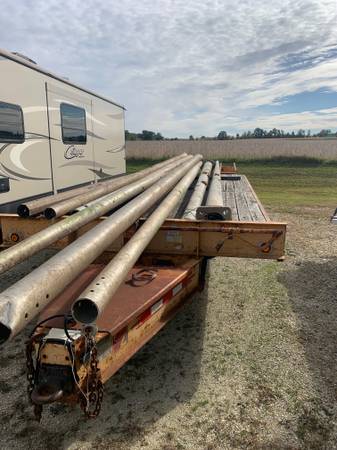 Light Poles - $100 (Richfield)63471406274433122