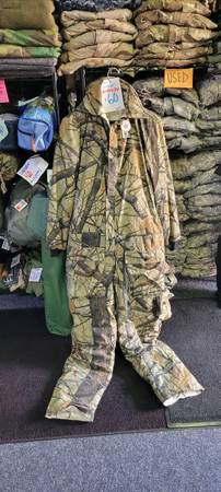 IDEAL SPORTING GOODS
REVERSIBLE HUNTING COVERALLS 1
