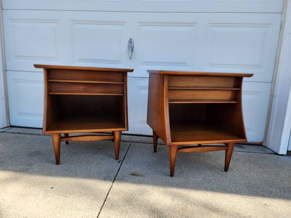 Mid Century Kent Coffey Nighstand Pair - $850 (Milwaukee)63471318089475121