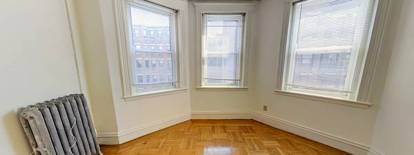 $2,400 Fenway Studio – Parking Option, Shared Laundry – $2,40063996833882498120