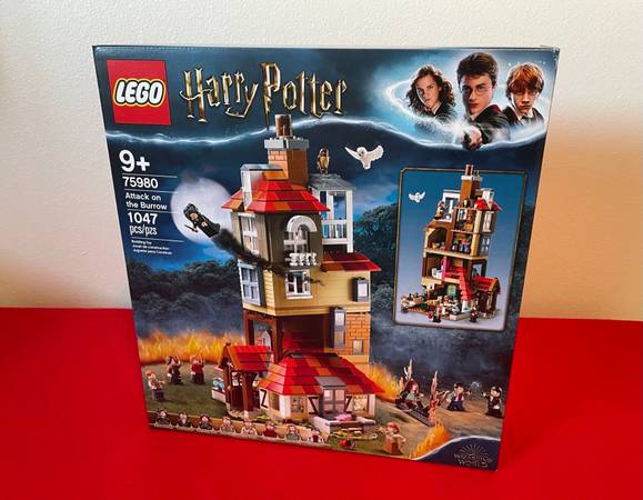 LEGO Harry Potter Attack on the Burrow (75980) 1