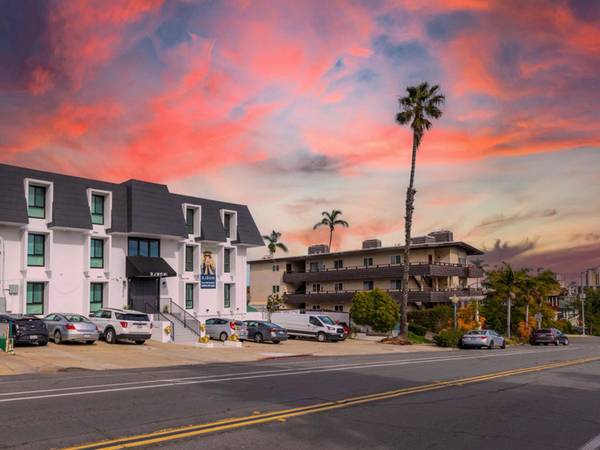 $2,495 / 1br - Golden Hill | Stylish One Bed + Unrivaled Golden Hill Location (Golden Hill)64037223350529121