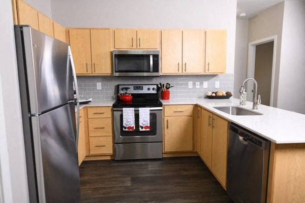 $1,869 / 2br - 1023ft2 - $1000 of when you move in by 9/30/25! (Wilsonville - Argyle Shopping Center)63831537392897123