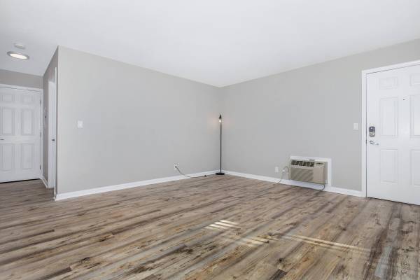 $2,160 / 1br - 662ft2 - Mirrored Closet Doors, 1BD 1BA, In Pleasant Hill (concord / pleasant hill / martinez)63686103286913123