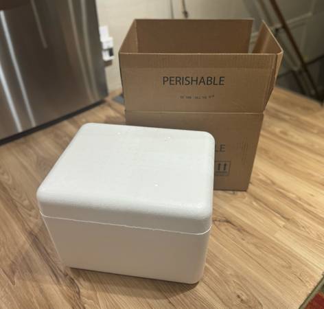 Styrofoam cooler and shipping box 1
