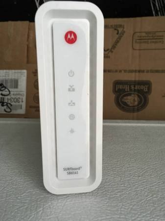Motorola Surfboard SB6141 Modem 1