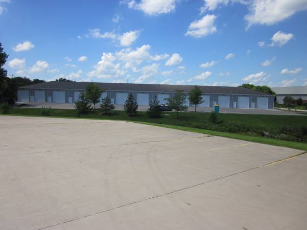 $845 / 1500ft2 - Warehouse Storage or Shop *discount w lease* (2339 Heinz Road, Iowa City)63751351306369120