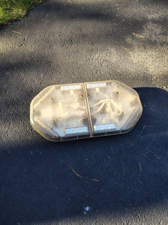 Emergency light for roof, from Ford F250 1