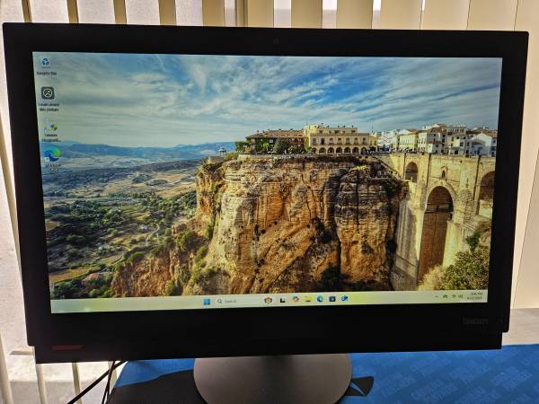 lenovo ThinkCentre M900z 23.8inch Core i5-6500 All-in-One Computer AIO 1