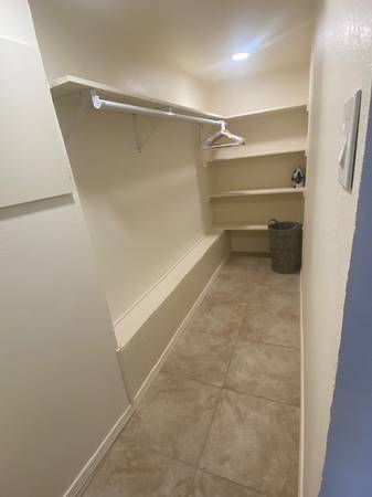$775 / 1br - 600ft2 - House Efficiency Apartment-Exec Housing (Heights Area)63662018760705124