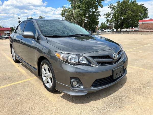 2011 Toyota Corolla  CLEAN TITLE 1 OWNER - $7,300 (Englewood)63471943070593120