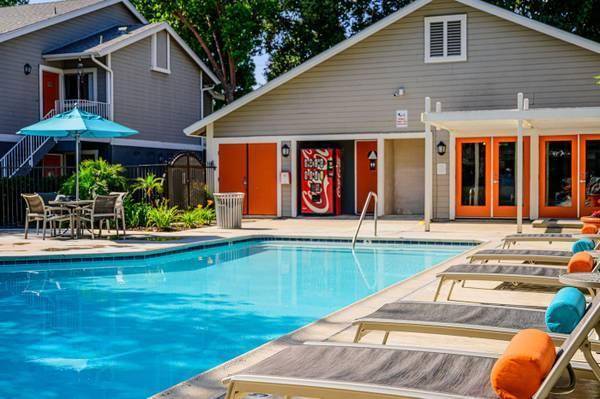 $2,535 / 2br - 924ft2 - Pet-Friendly 1 & 2 Bedroom Apartments in Pomona! (North Pomona)64028081762050124