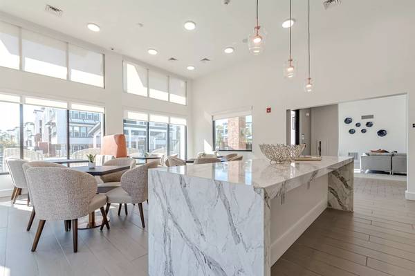 $1,434 / 2br - 928ft2 - You've never seen anything like these deals! Call now! (Atlanta)63964398663042122