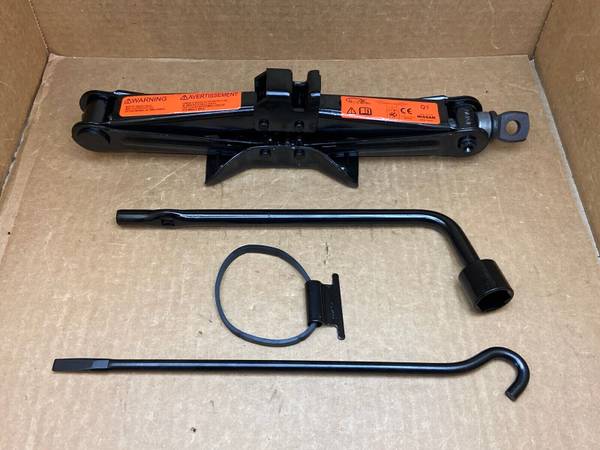 2013-2019 NISSAN SENTRA OEM EMERGENCY SPARE TIRE WHEEL SCISSOR JACK 1
