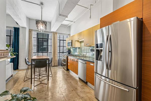 $1,800 / 1br - 670ft2 - Live and work in beautiful 'Cornell' building located in the Fash/Dist (Los Angeles, CA)63766967451905121