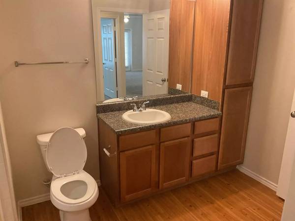 $1,735 / 2br - 1205ft2 - Ready for a change? This 2 BR, 1205 Sq Ft is a breath of fresh air. (La Porte)63906677450242121