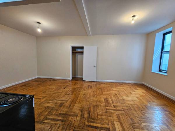 $907 / 1br - Serene One Bedroom with Quiet Neighborhood Feel (los gatos)63770451043587123