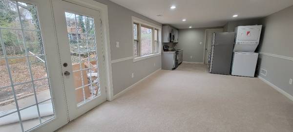 $1800.00 / 2br - Newly Renovated 2 BR in College Park Woods63779126809347123