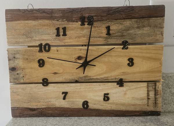Palletwood Clock 1